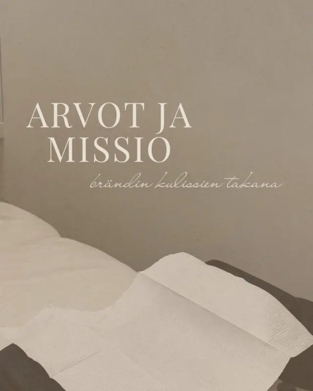 Brändin kulissien takana | Osa 4: Brändin navigaattoriArvot ja missio ovat brändin perusta. Mutta mitä ne oikeastaan tarkoittavat?Arvot kertovat, mitä yritys pitää tärkeänä ja millä periaatteilla se toimii. Arvot ohjaavat esimerkiksi päätöksentekoa, asiakaspalvelua ja yhteistyötä muiden yritysten/yrittäjien kanssa.Missio kertoo, miksi yritys on olemassa ja mitä se haluaa tarjota tai saada aikaan. Hyvä missio vastaa kysymykseen: ”Miksi tämä yritys on olemassa?”Miksi arvot ja missio ovat niin tärkeitä? Miksi ne pitäisi olla valmiina ennen mitään muuta?Ilman selkeitä arvoja ja missiota yrityksen on vaikeampi tehdä johdonmukaisia päätöksiä ja rakentaa tunnistettavaa brändiä. Arvoja ja missiota voi ikäänkuin pitää yrityksen navigaattorina. Kun tiedetään, mitä yritys edustaa ja miksi se on olemassa, on helpompi päättää, mihin suuntaan sitä kehitetään.Redamen arvoiksi olen listannut yksilöllisyyden, esteettisyyden, rehellisyyden, ammattimaisuuden ja saavutettavuuden. Missioksi voisi tiivistää, että Redame tarjoaa helposti saavutettavia kauneuspalveluita, jotka korostavat jokaisen asiakkaan omaa kauneutta yksilöllisesti.Arvot ja missio ovat kuitenkin vain kirjaimia paperilla, jos ne eivät näy yrityksen toiminnassa. Koetko sinä Redamen asiakkaana, että nämä näkyvät toiminnassamme?#branding #brandidentity #brändinkulissientakana #redame #brändäys
